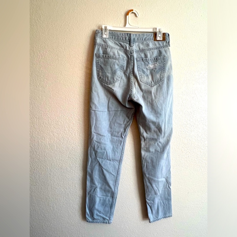 Holster distressed straight leg jeans. Size 26/3